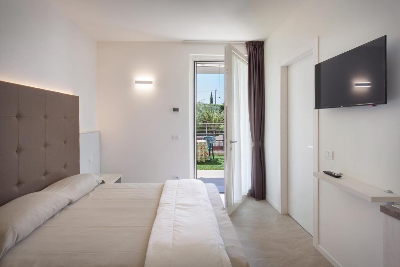 Villa Aurora-Holiday Home Apt 2 バルドリーノ エクステリア 写真