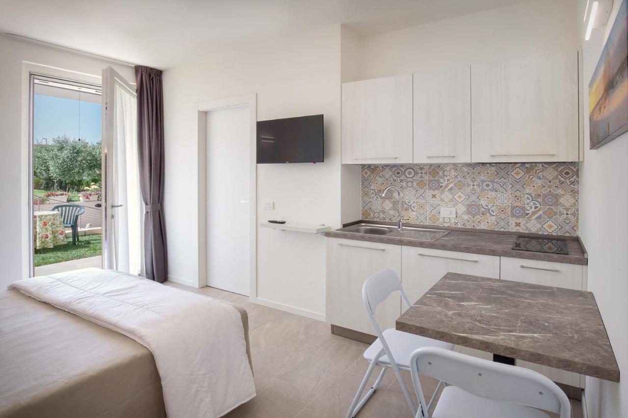 Villa Aurora-Holiday Home Apt 2 バルドリーノ エクステリア 写真